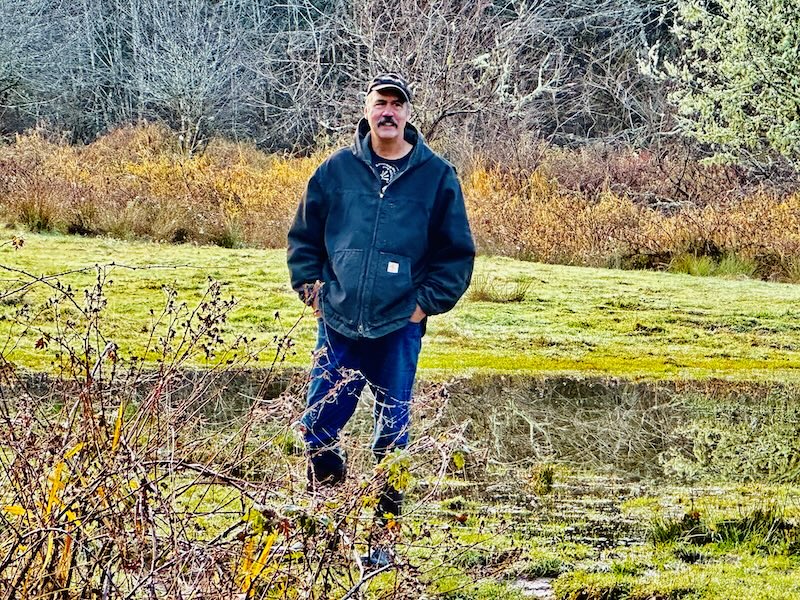 Krist in field.