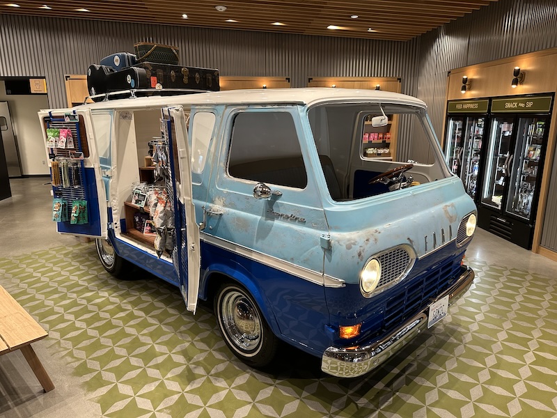 Econoline van as snackbar